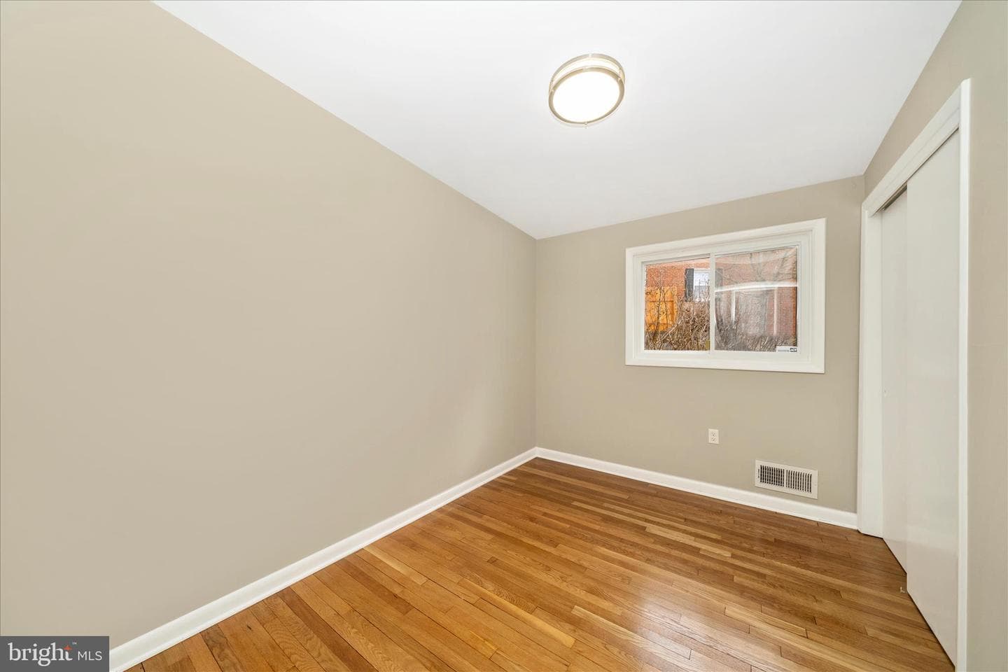 1302 Glenmont Road photo 25