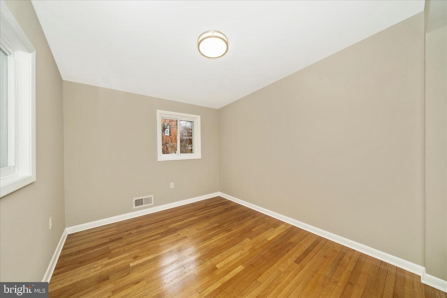 1302 Glenmont Road photo 29
