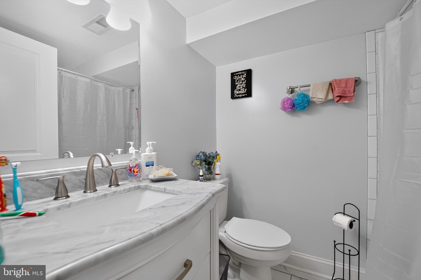 5438 Masefield Road photo 9