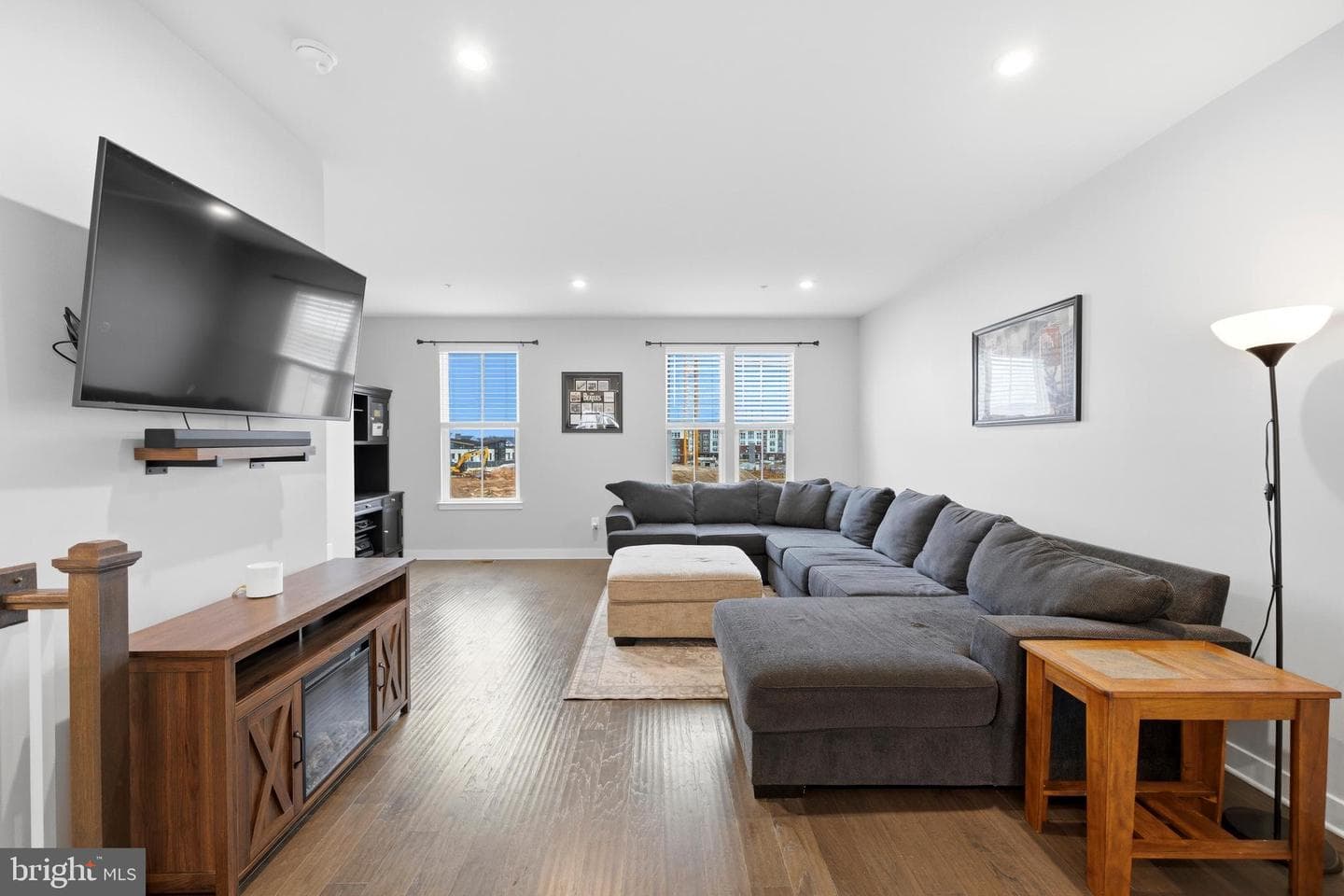 6312 Osterley Street photo 22