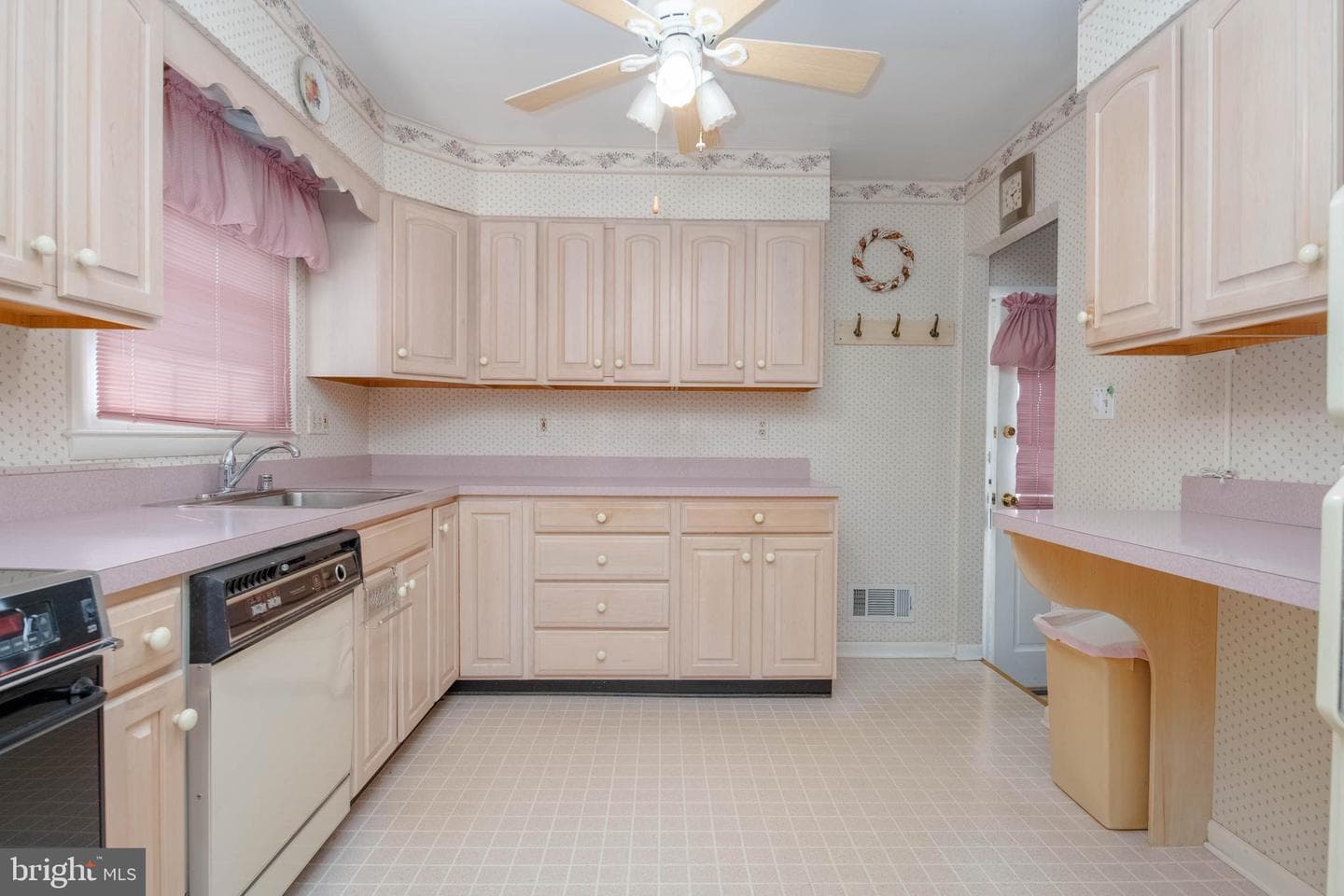 1324 Chapel Hill Drive photo 6