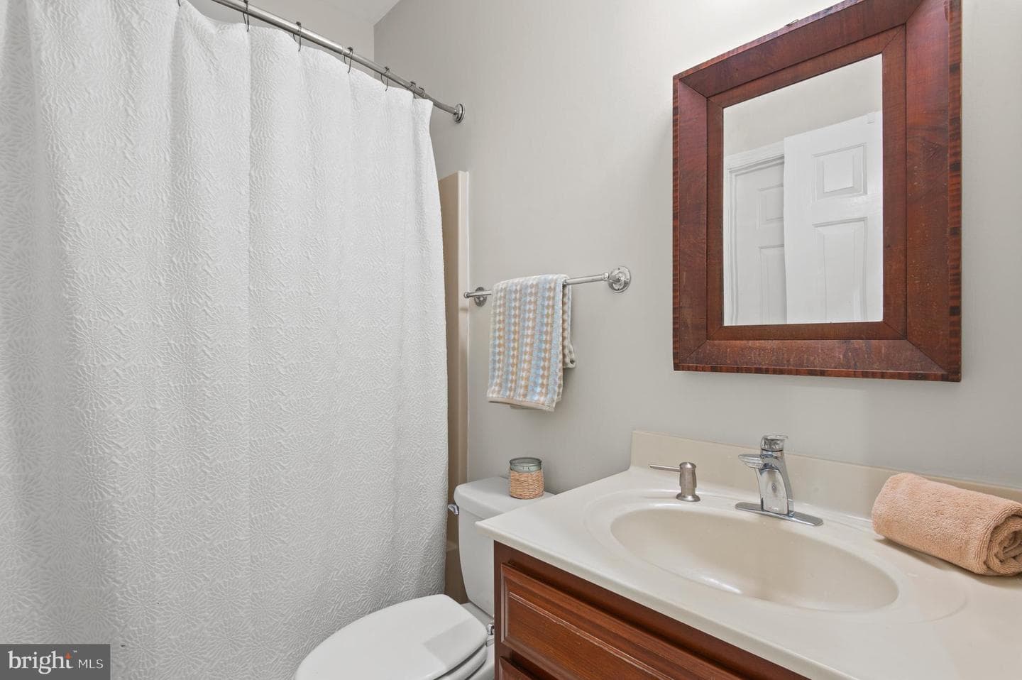 8 Henderson Hill Court photo 14
