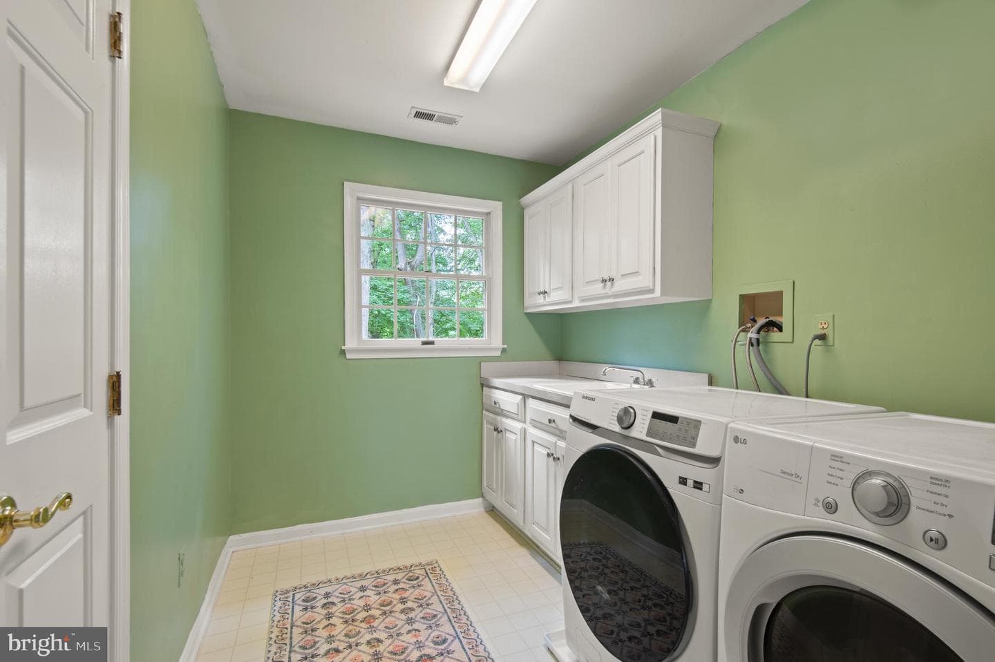 8 Henderson Hill Court photo 22