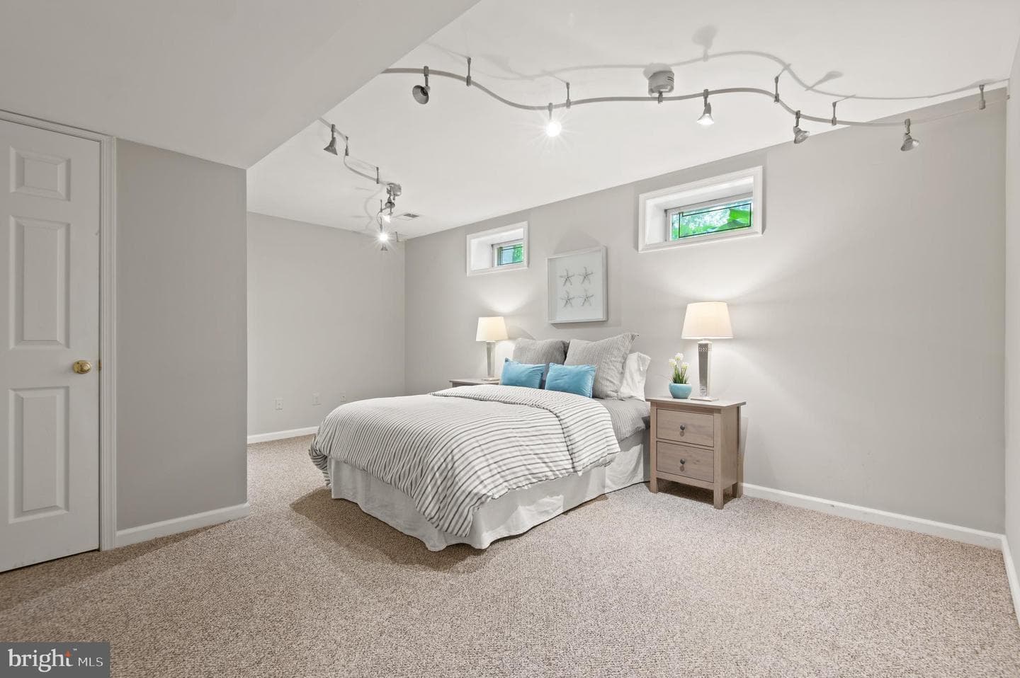 8 Henderson Hill Court photo 33