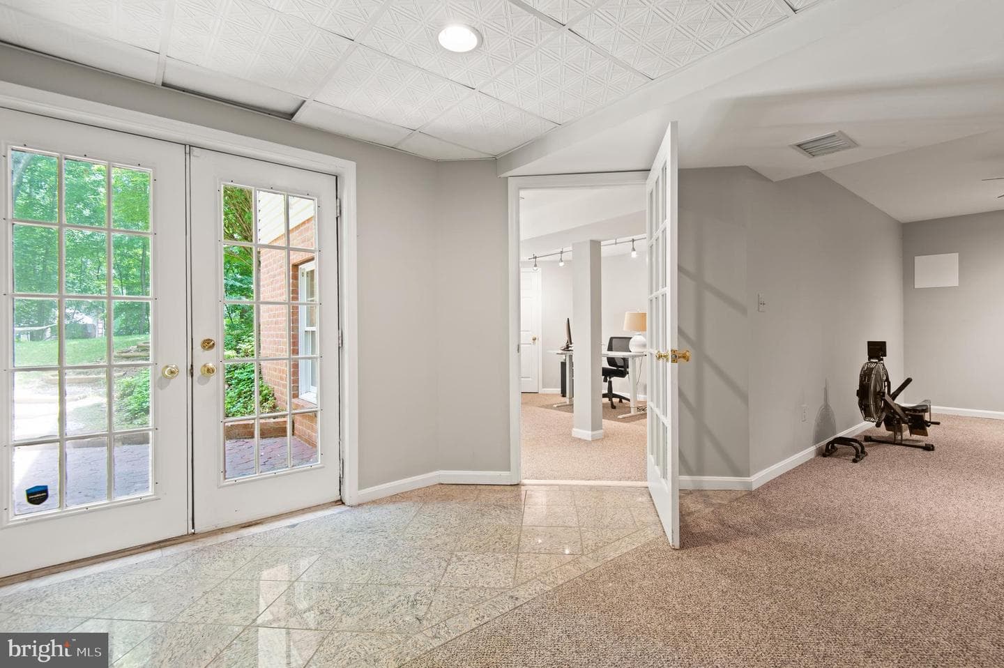8 Henderson Hill Court photo 34