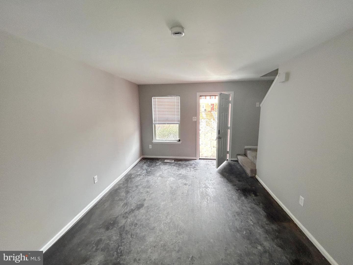 639 Glynock Place photo 6