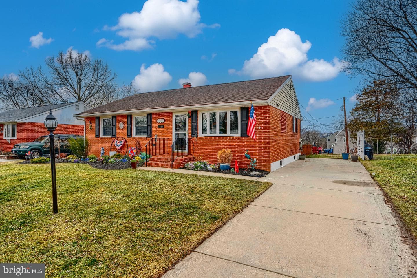 9518 Holiday Manor Road photo 2