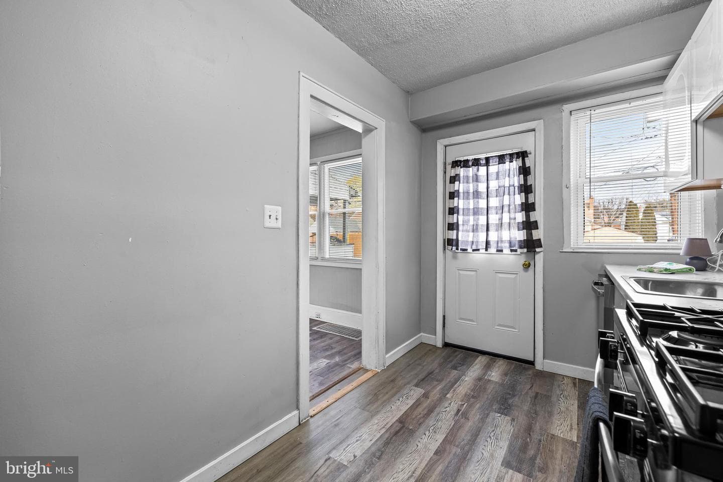 7022 Dunbar photo 16