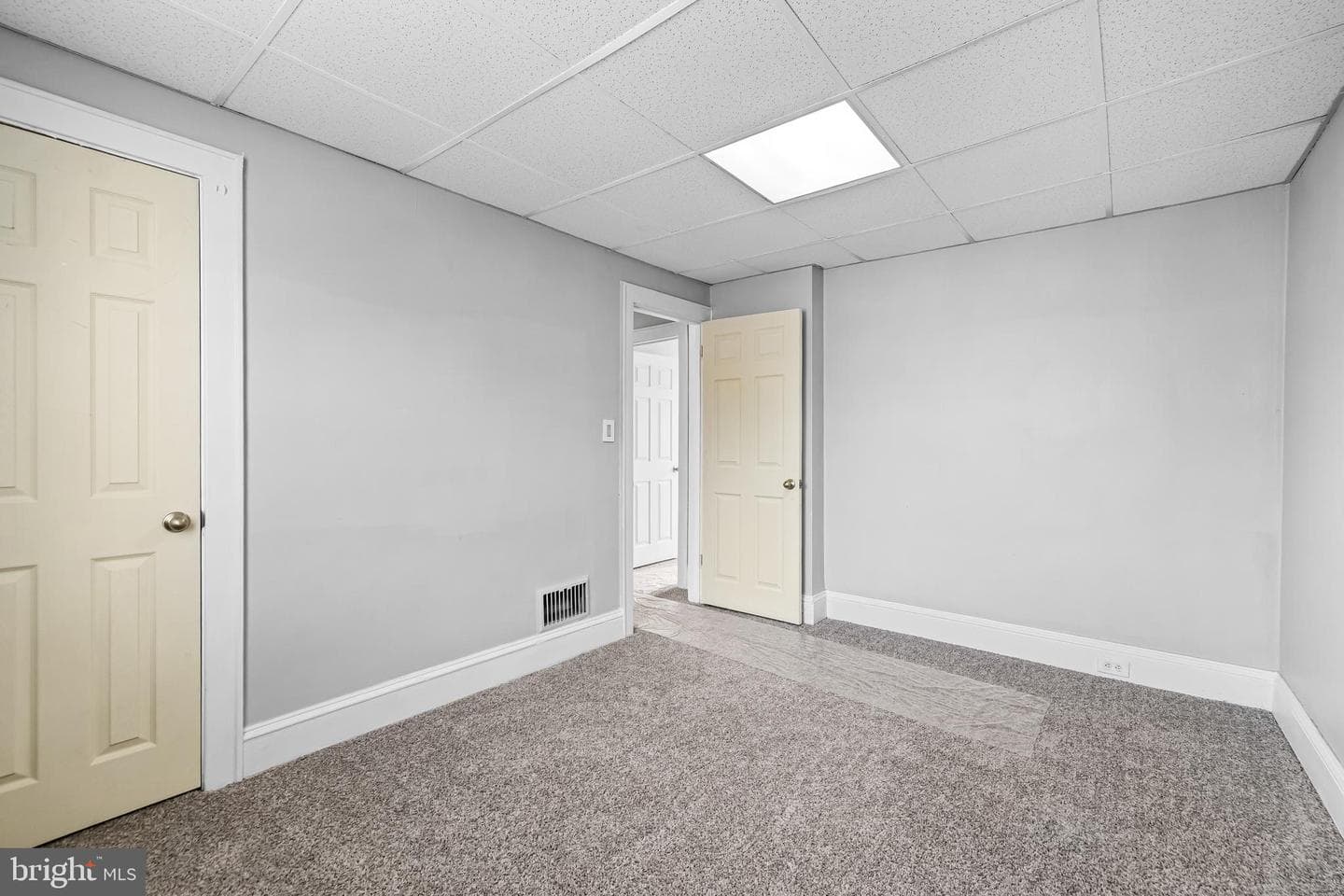 7022 Dunbar photo 22