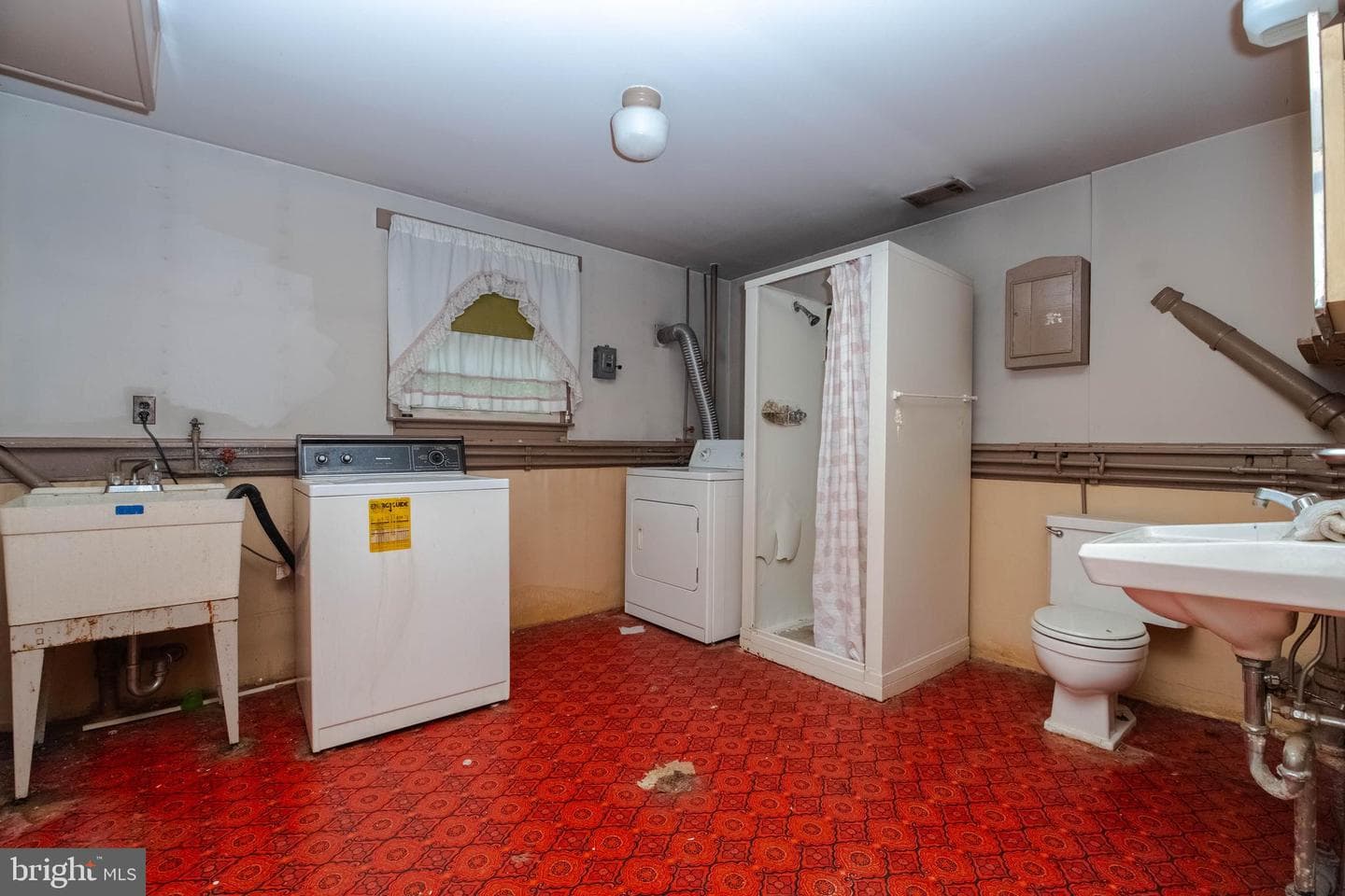 12709 Eastern Avenue photo 39