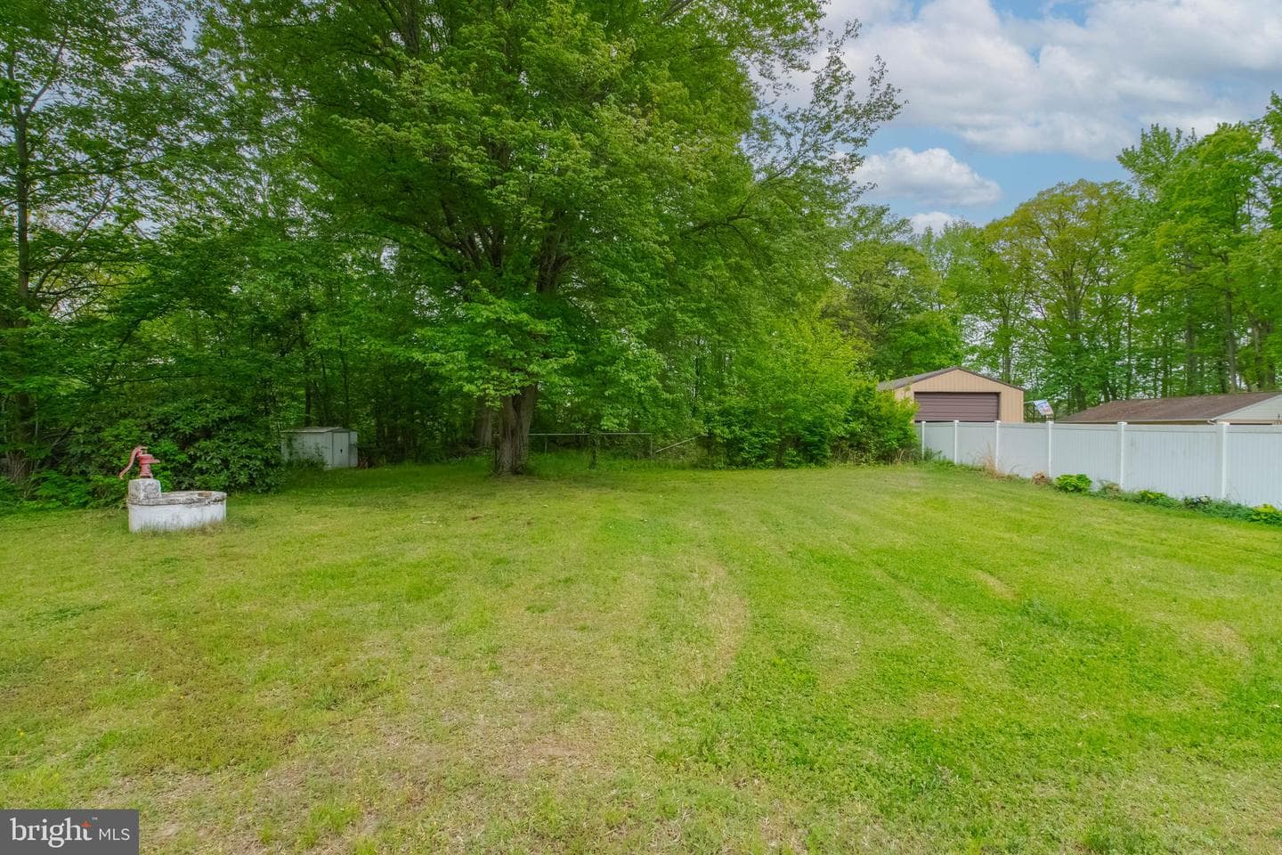 12709 Eastern Avenue photo 51