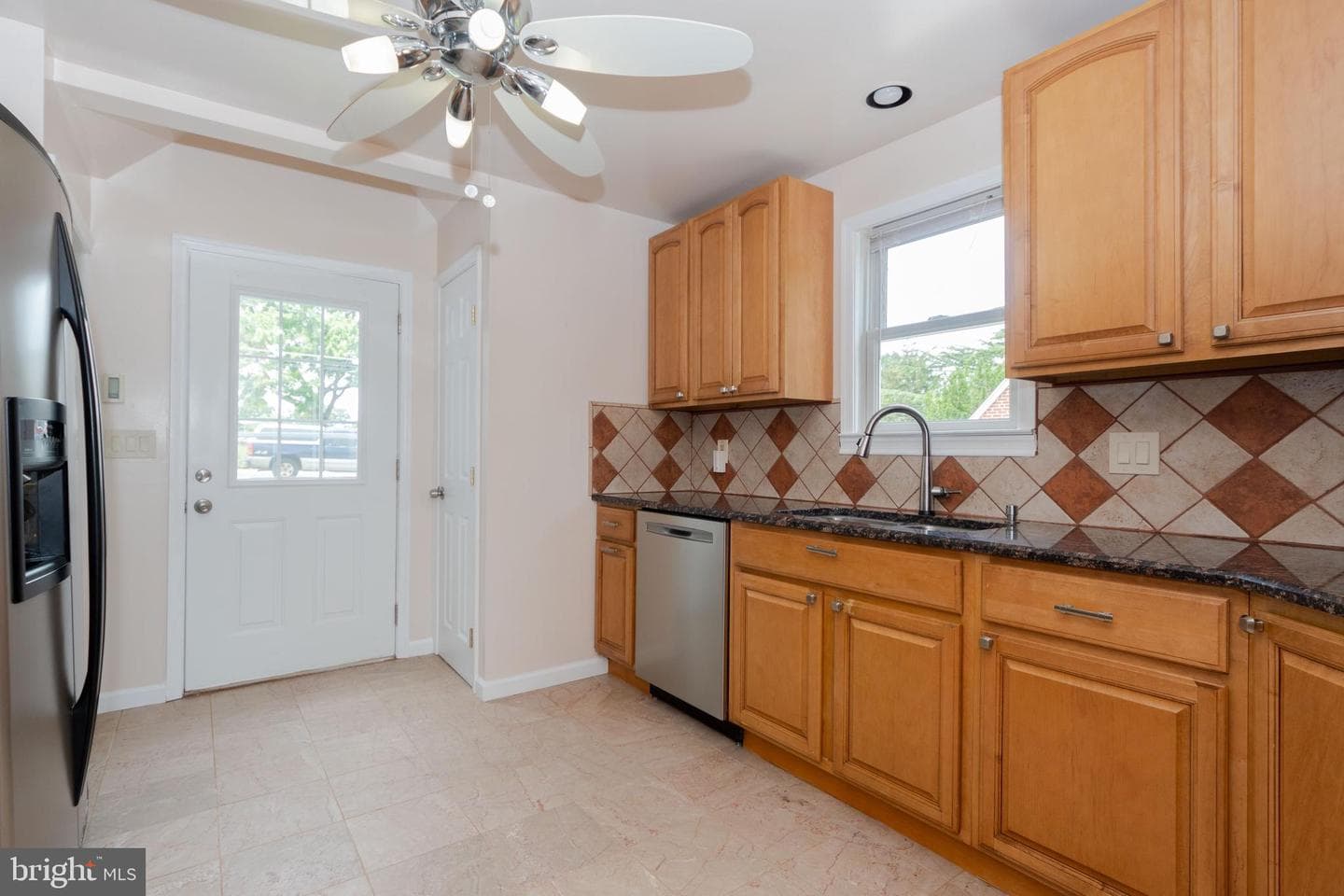 6414 Kenwood photo 15