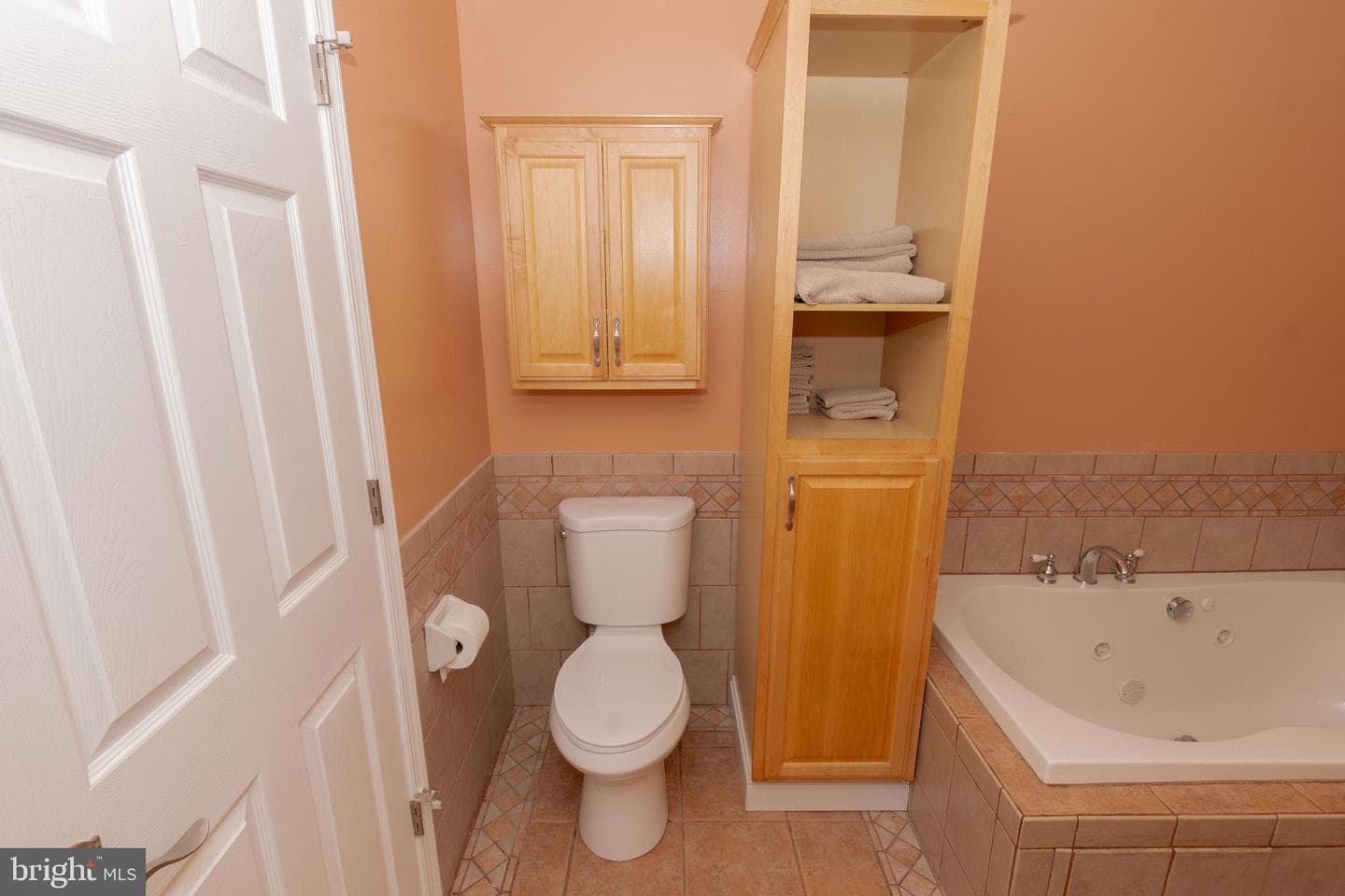 6414 Kenwood photo 23