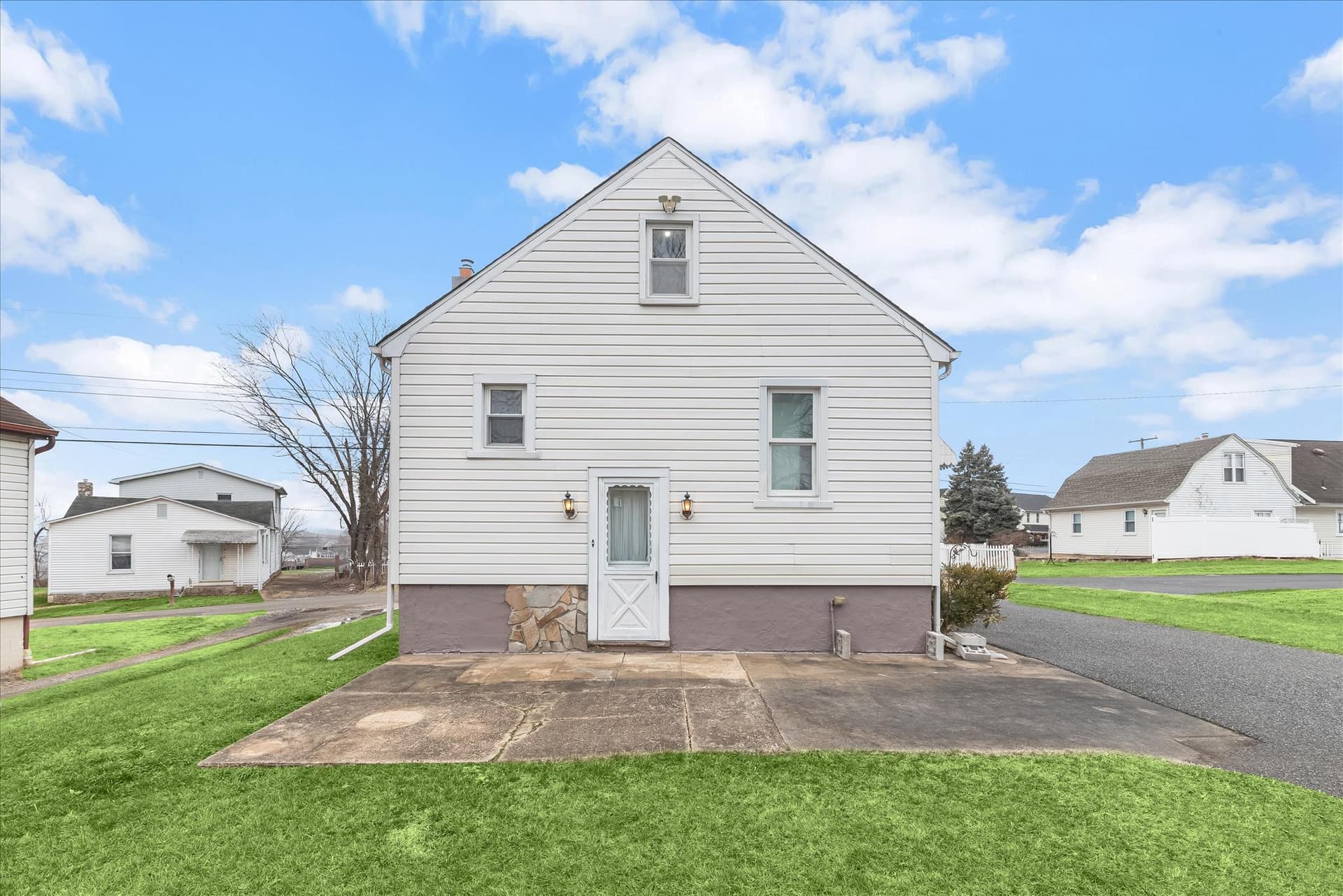 1218 Rustic Avenue photo 24