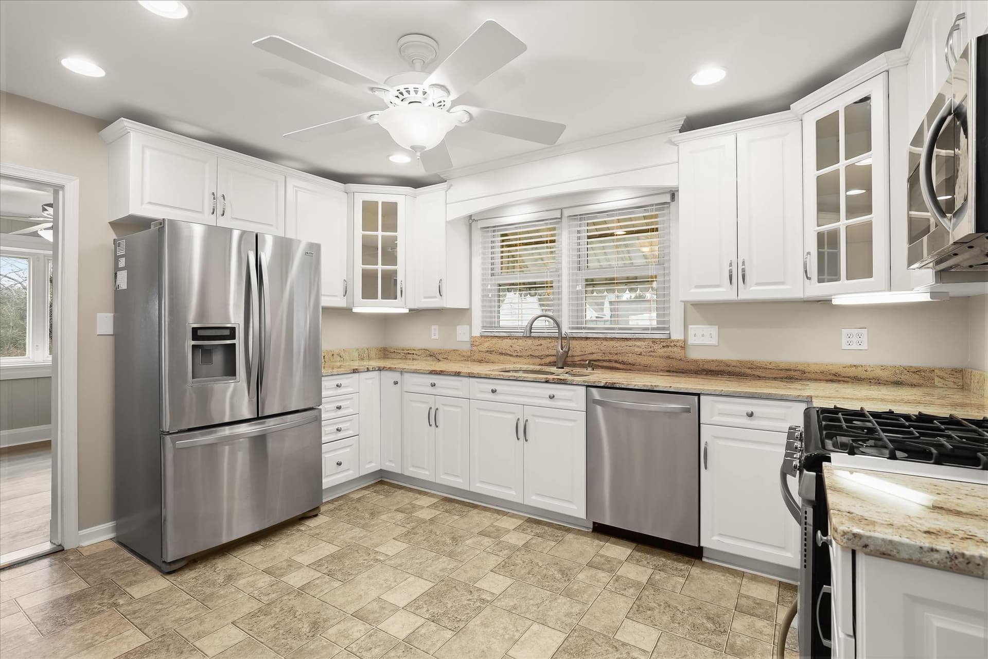 1218 Rustic Avenue photo 7