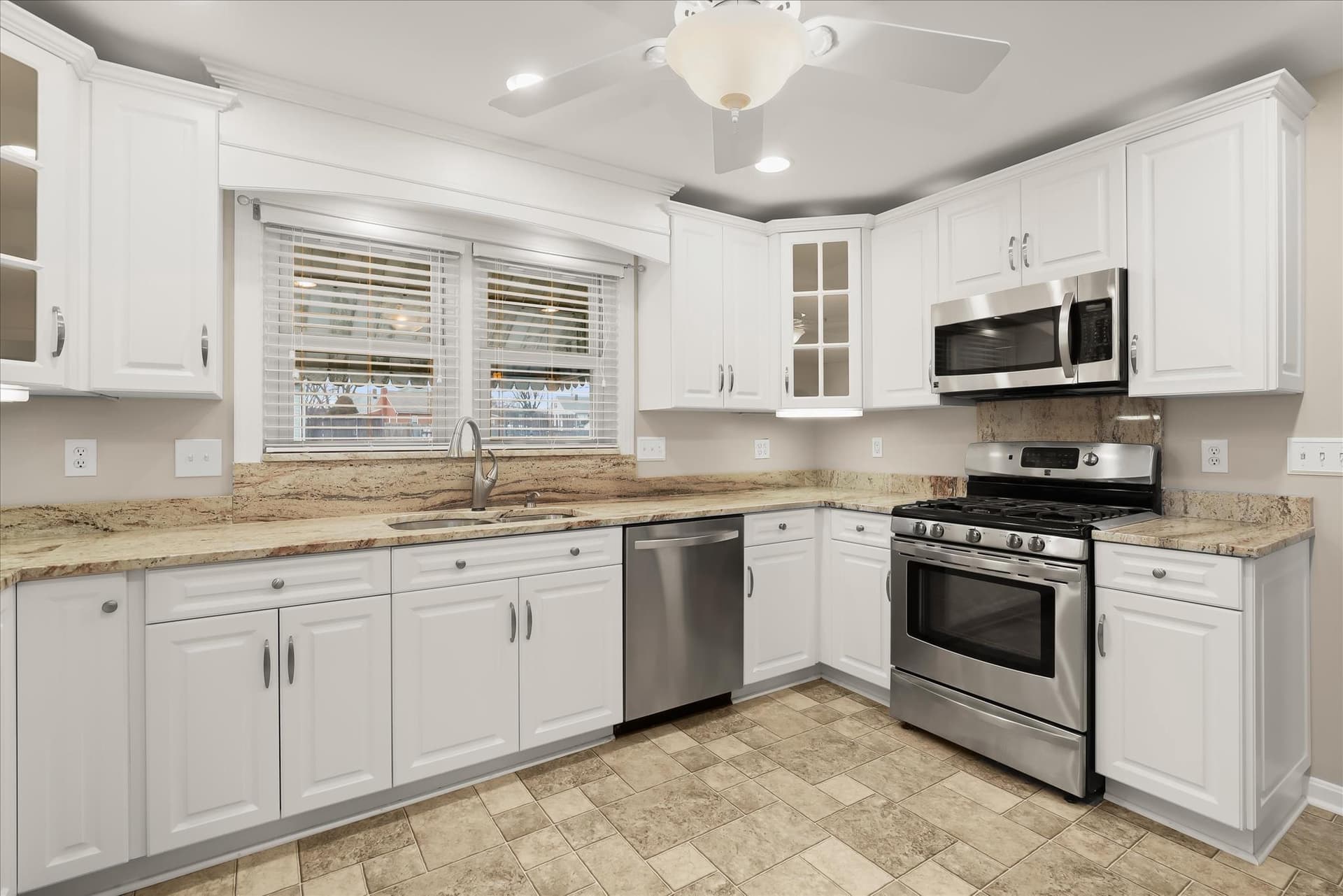 1218 Rustic Avenue photo 8