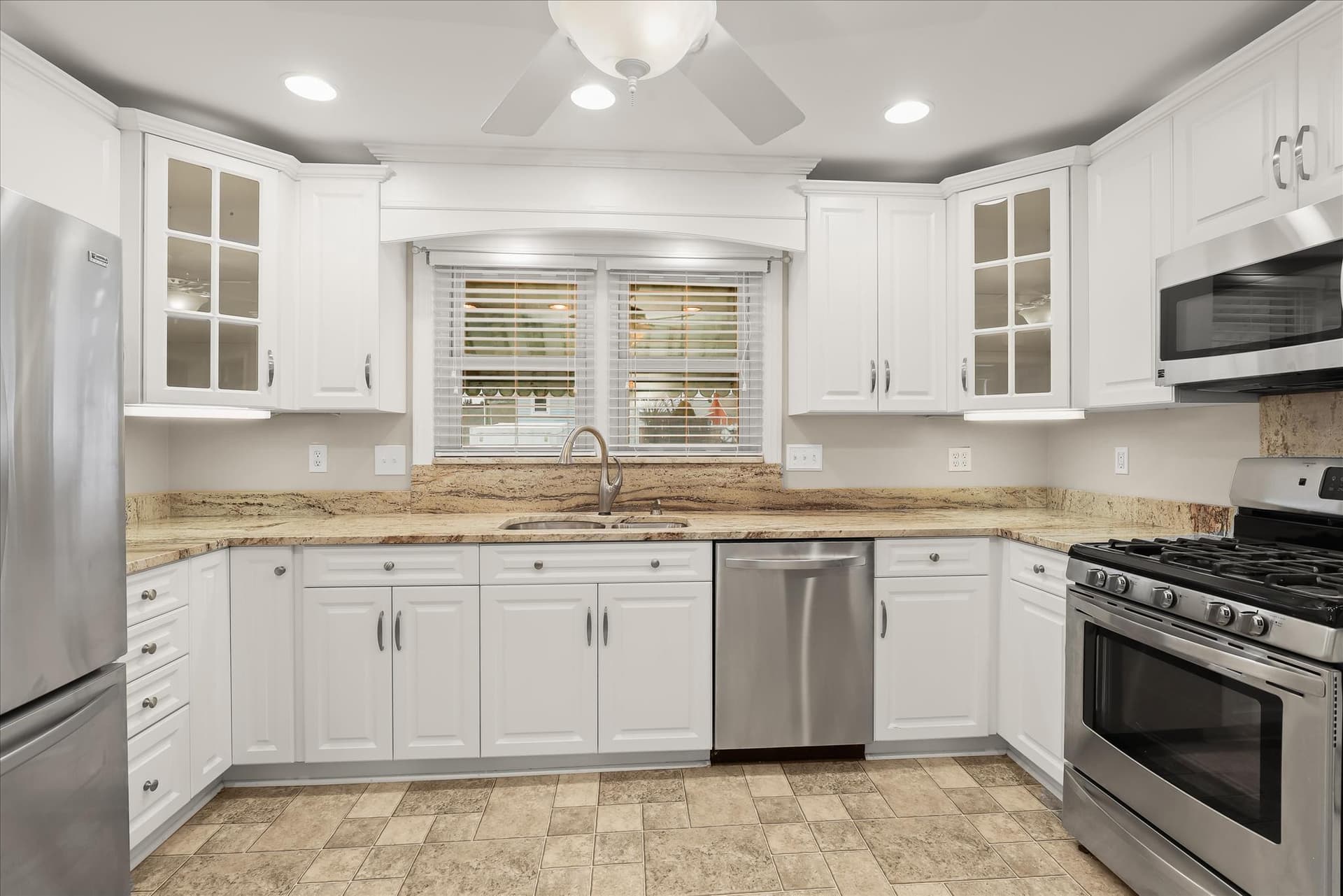 1218 Rustic Avenue photo 9