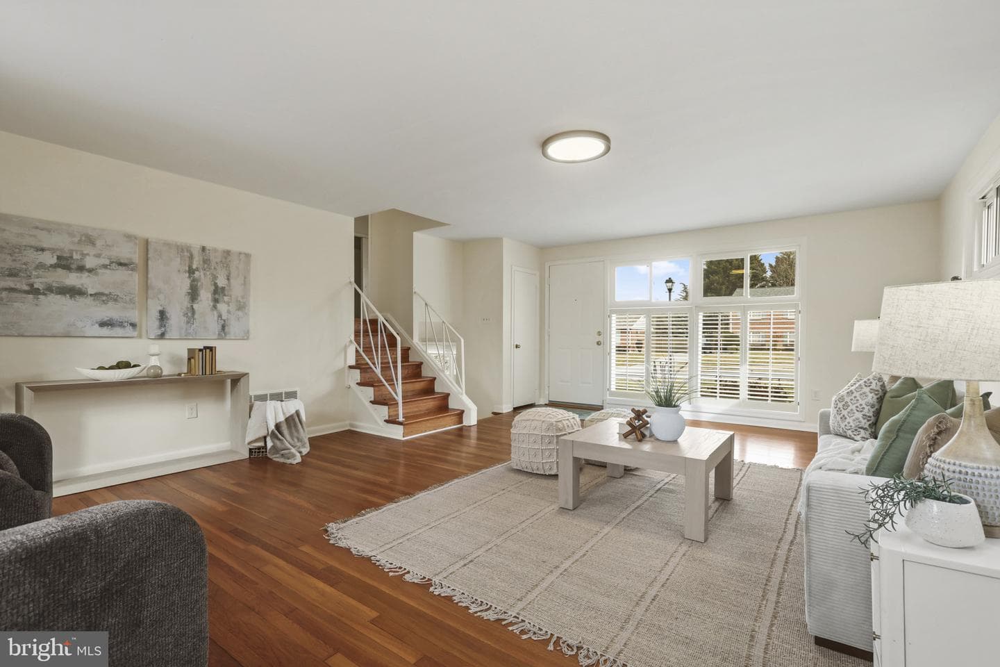 1214 Oakcroft Drive photo 4