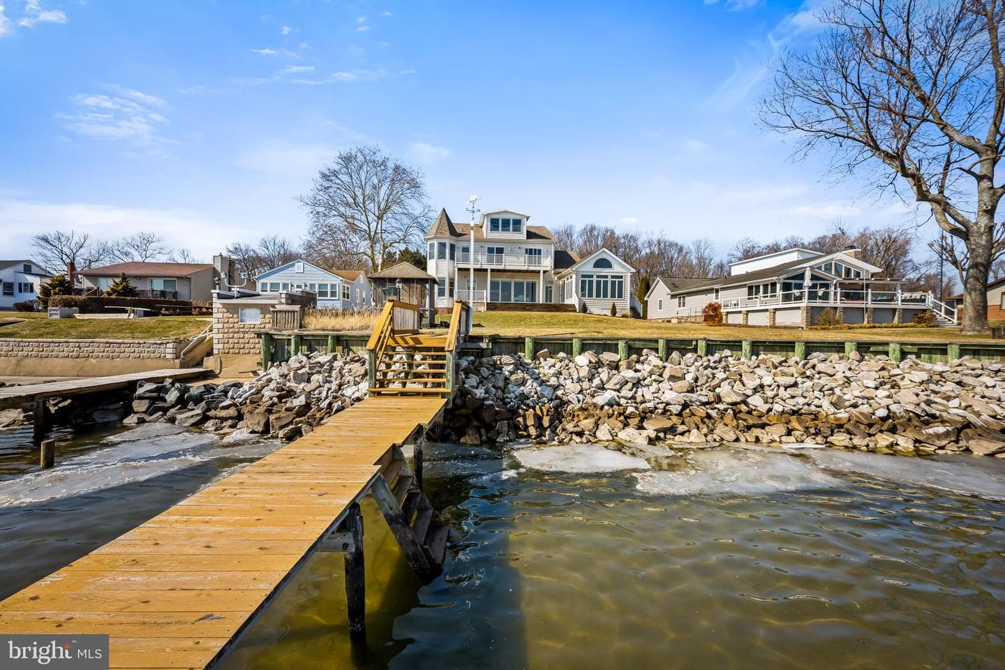 623 Rockaway Beach Avenue photo 16