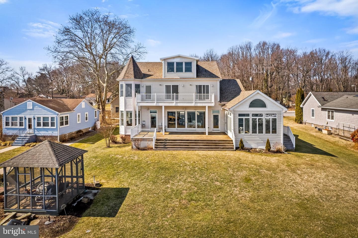623 Rockaway Beach Avenue photo 2