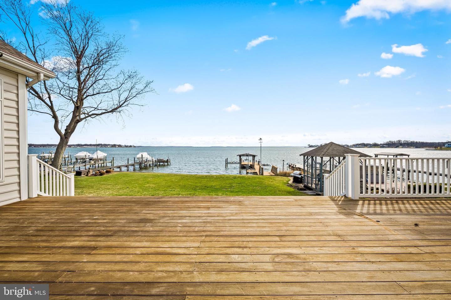 623 Rockaway Beach Avenue photo 32
