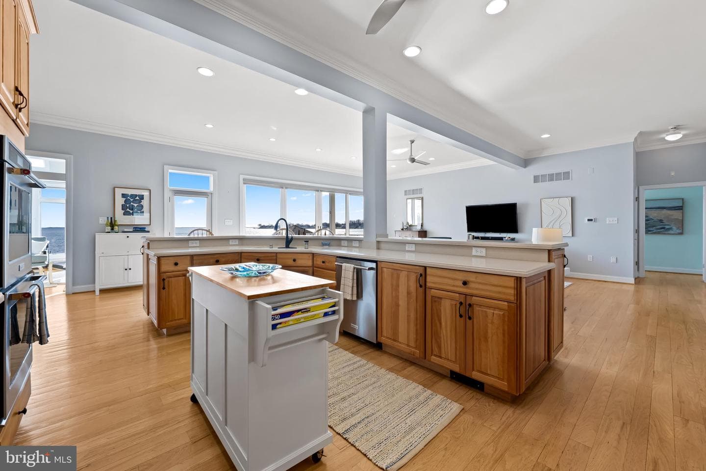 623 Rockaway Beach Avenue photo 36