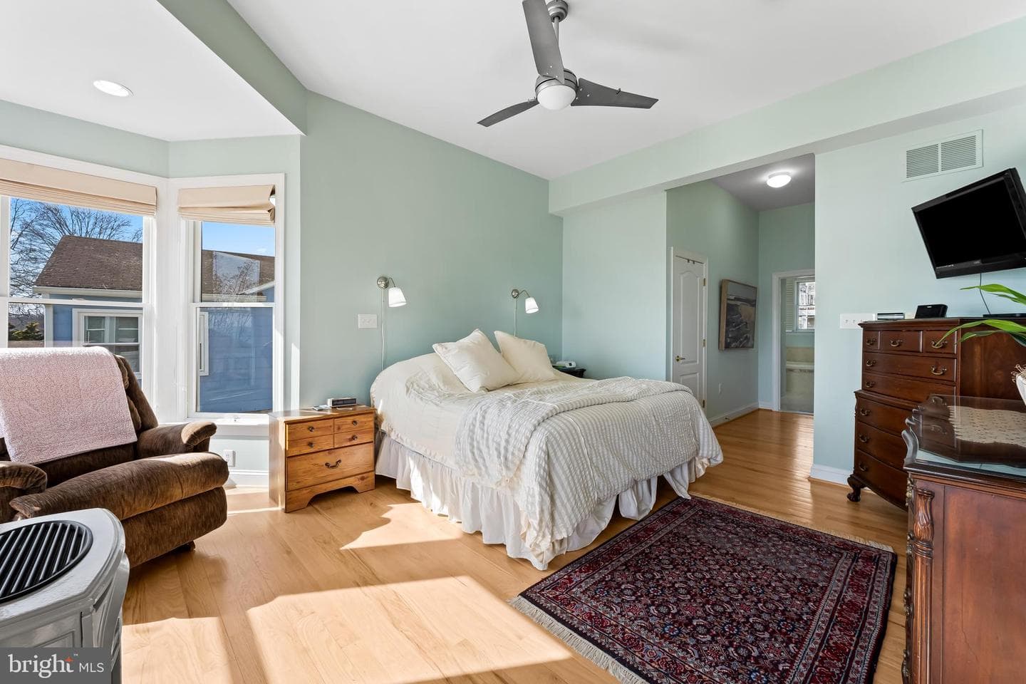 623 Rockaway Beach Avenue photo 49