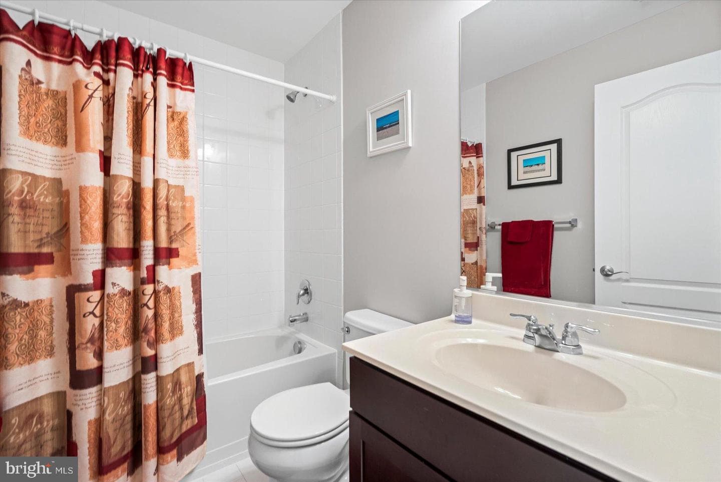 9442 Adelaide photo 28