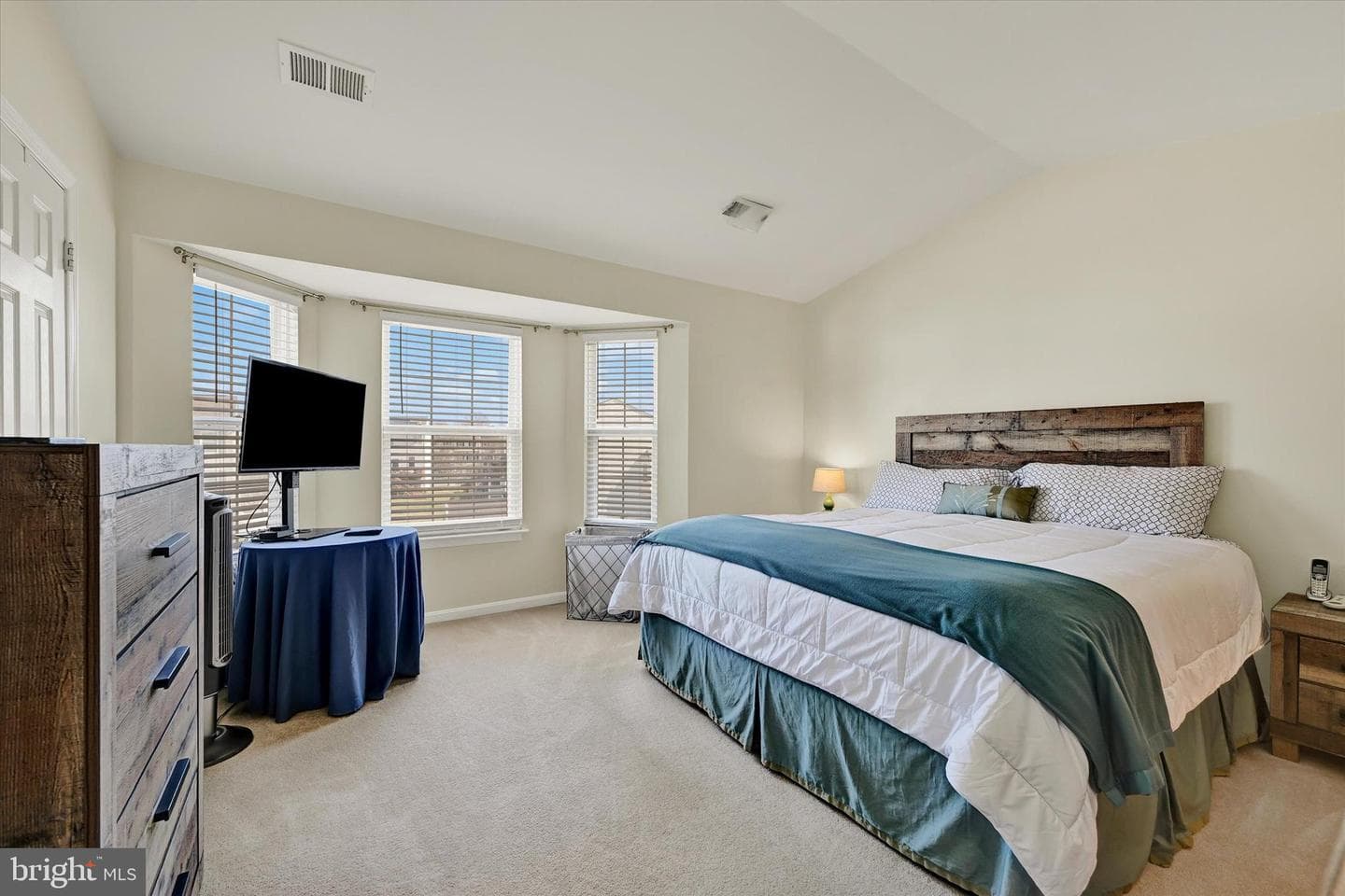 660 Hunting Fields Road photo 13