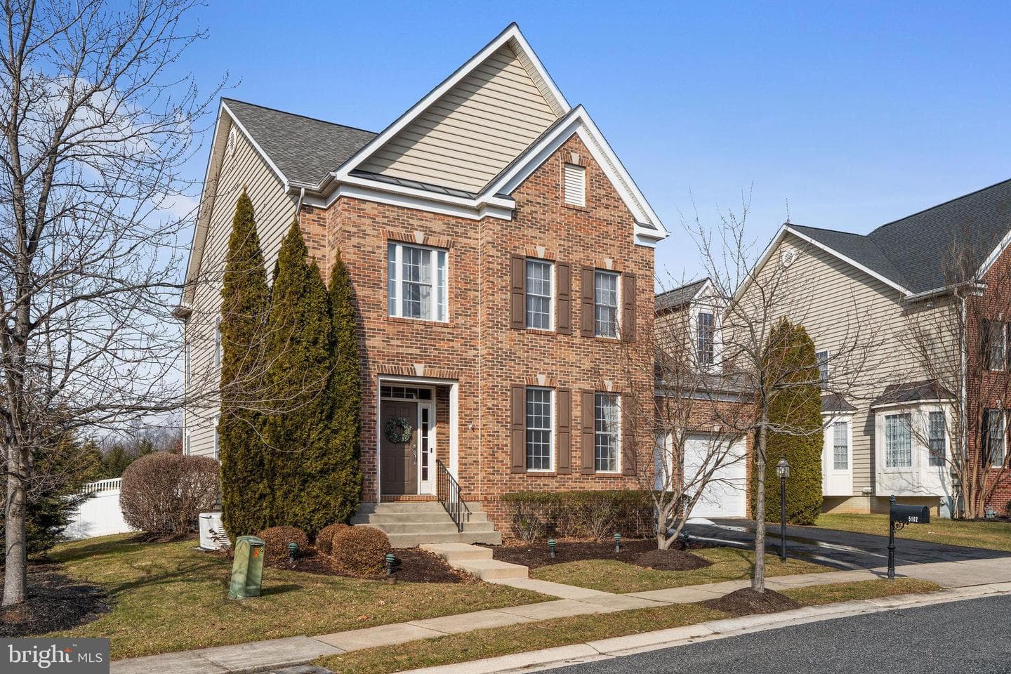 5102 Hugunin Way photo 2
