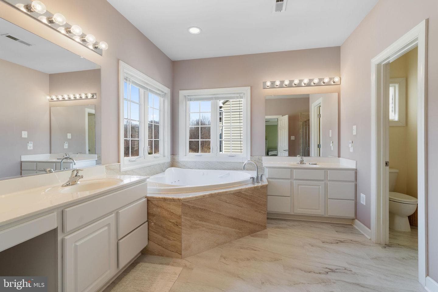 5102 Hugunin Way photo 24