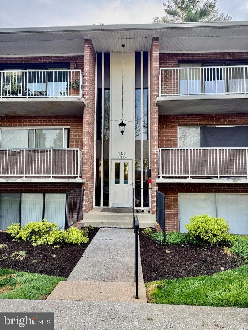105 Fitz Court #202 photo 2
