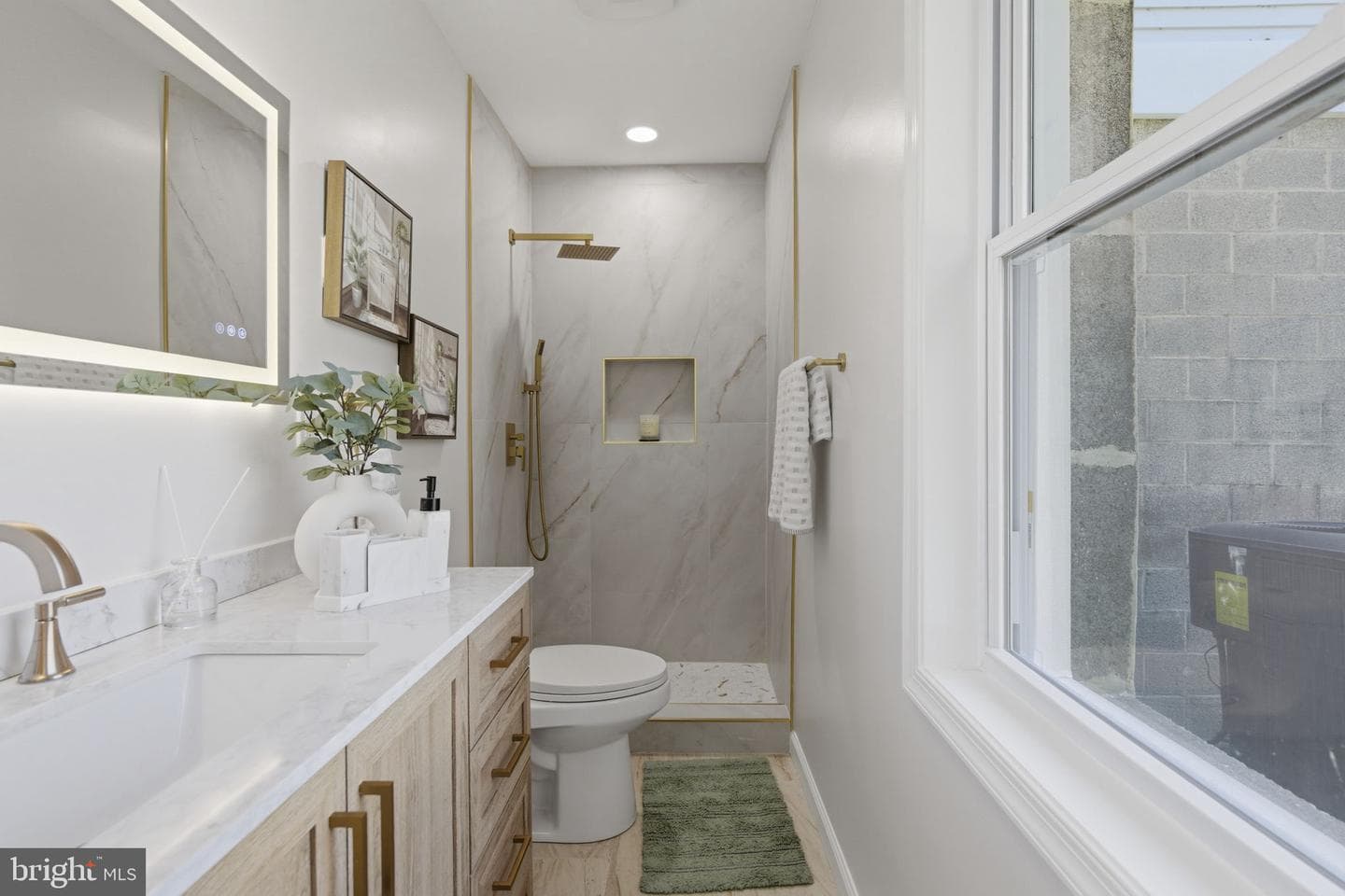 3236 George St photo 15