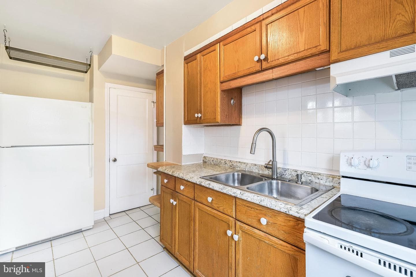 8423 Water Oak photo 9