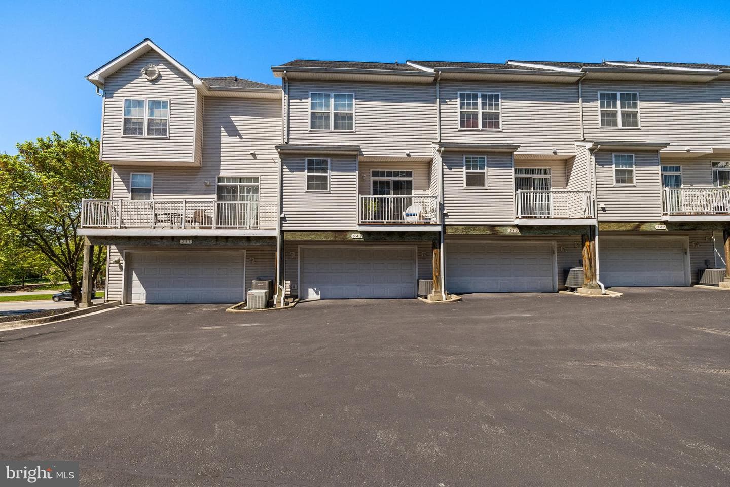 543 Ensemble Court photo 27