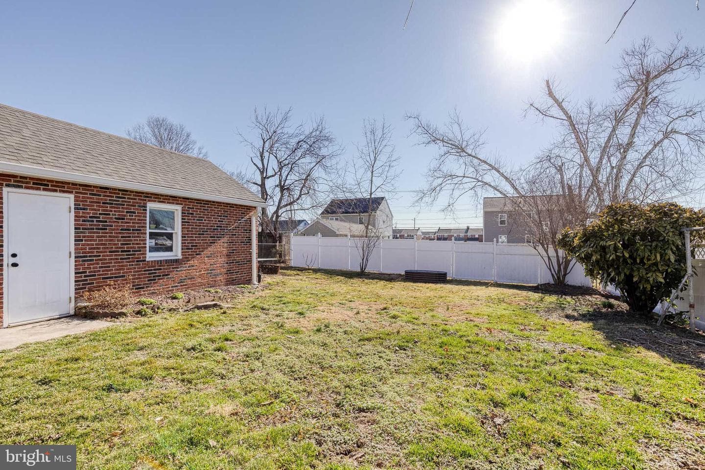 1911 Sunberry Road photo 33