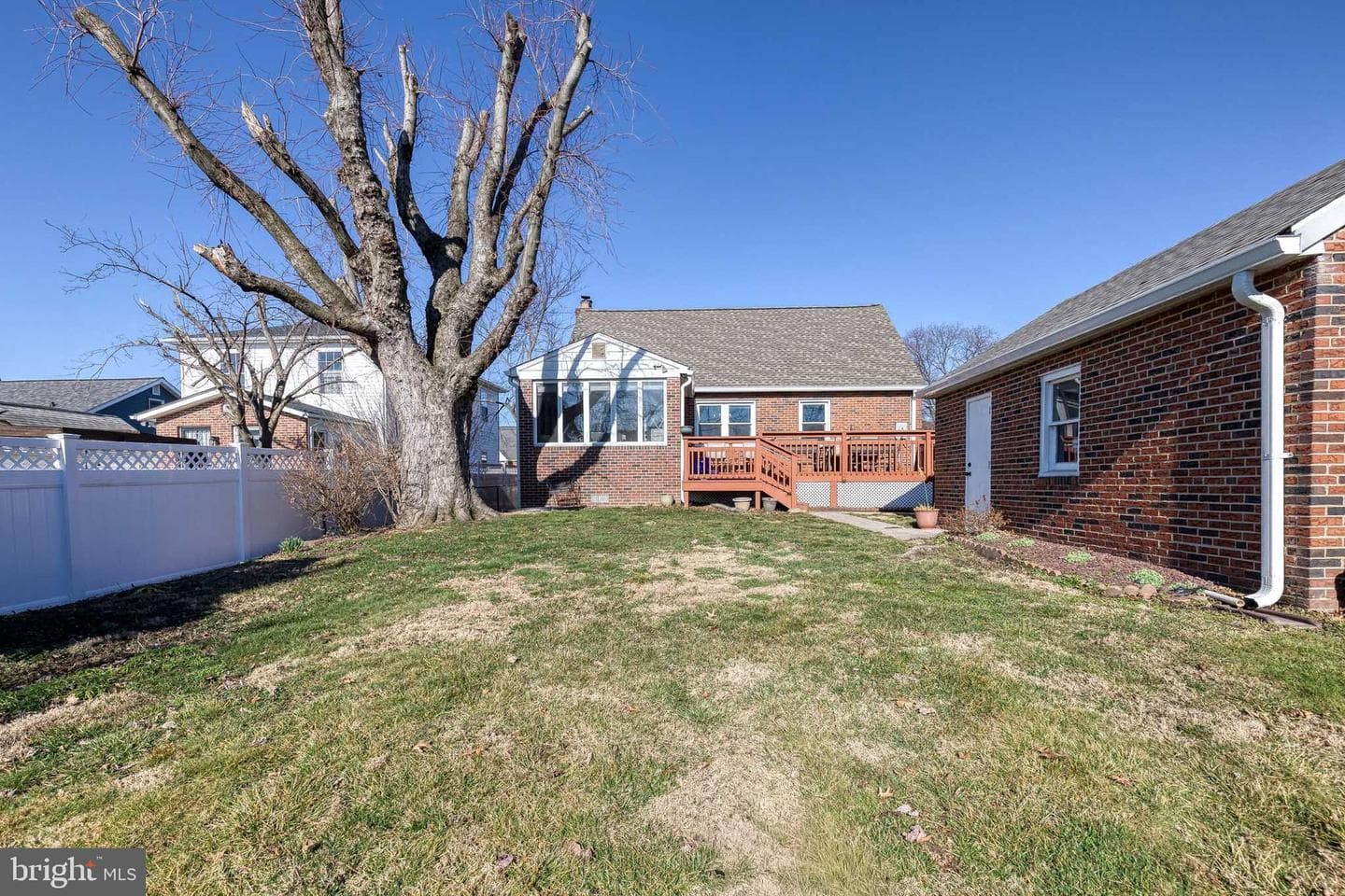 1911 Sunberry Road photo 34