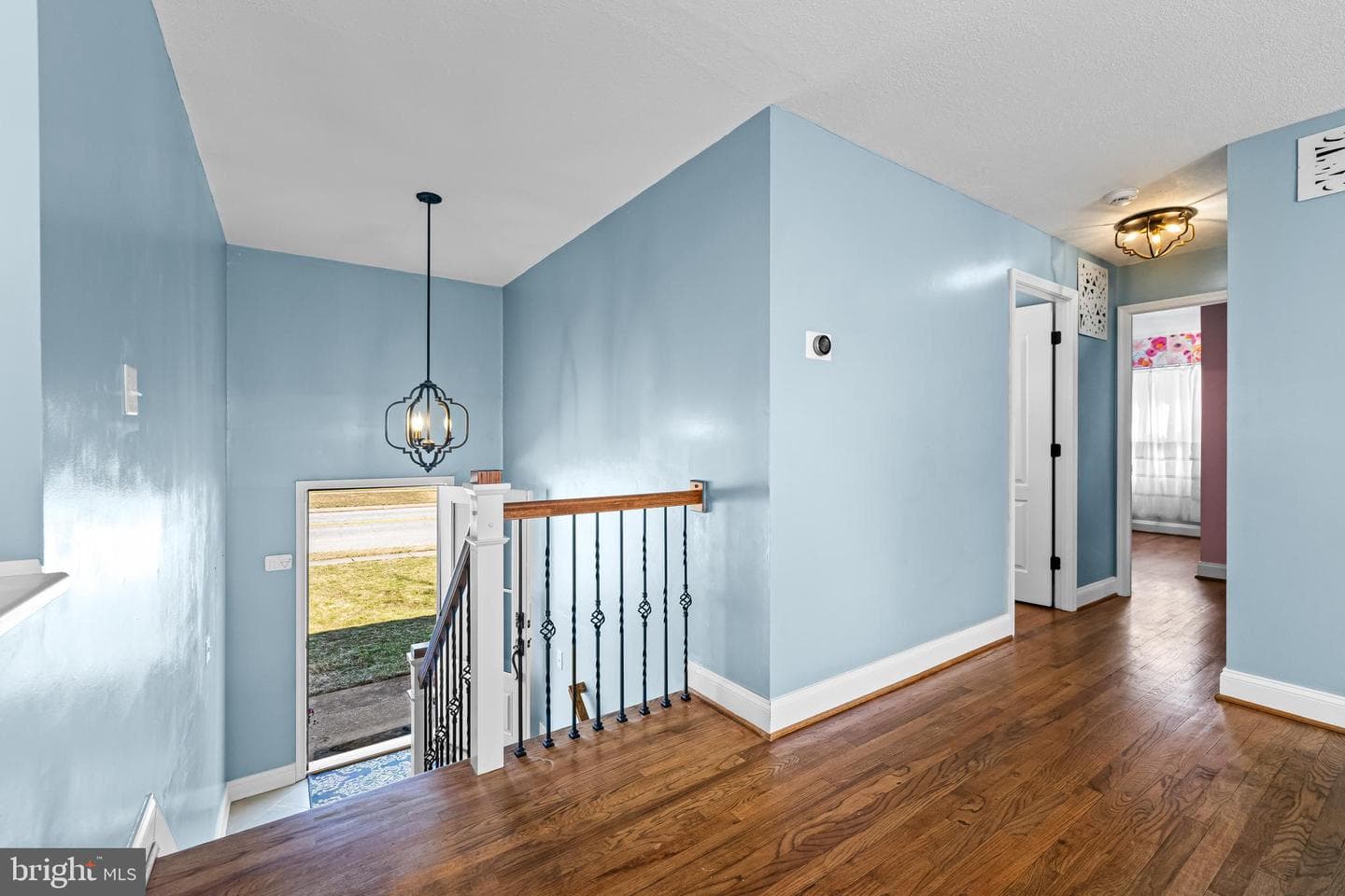 223 Bond Avenue photo 11