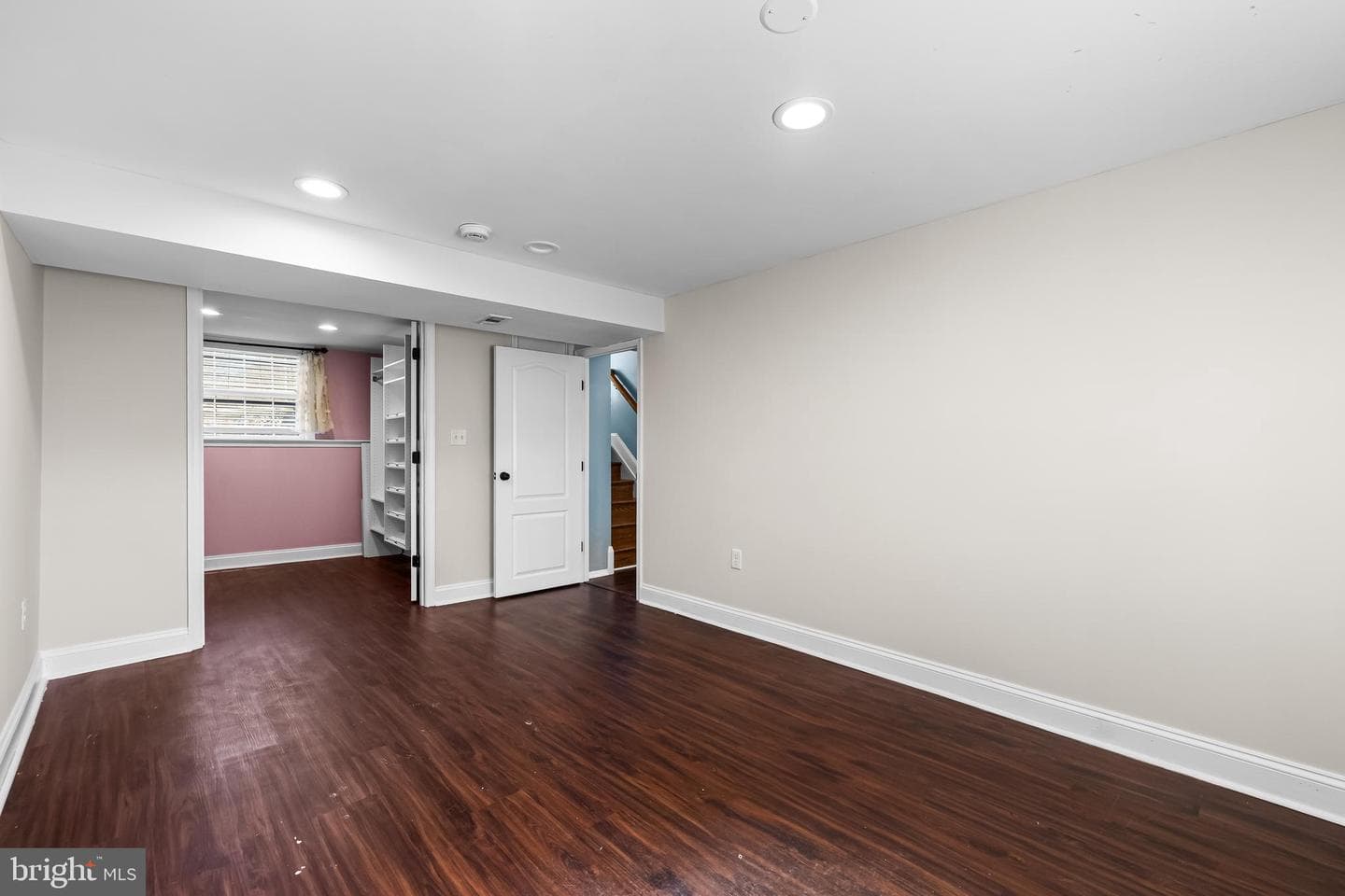223 Bond Avenue photo 26