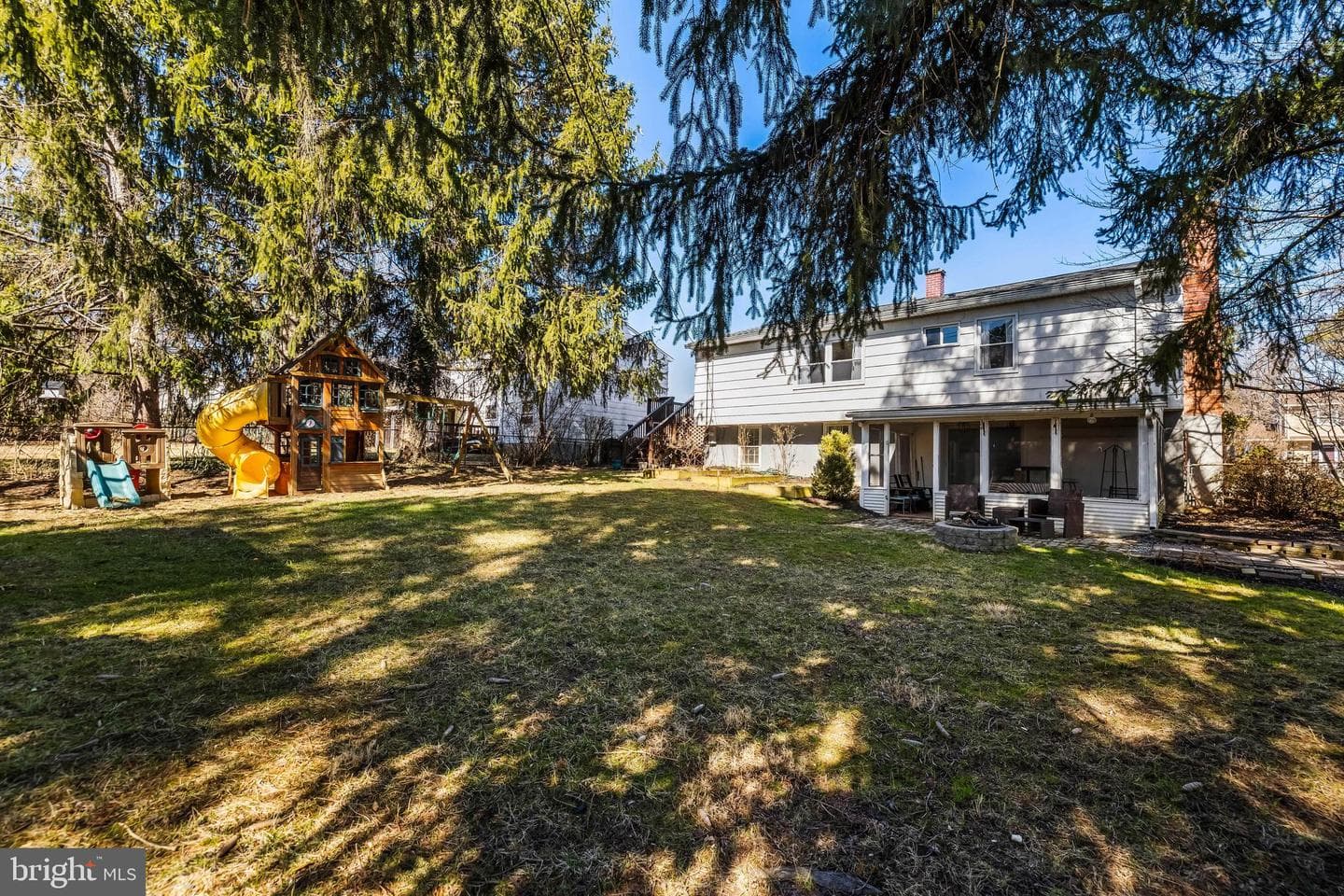 223 Bond Avenue photo 37