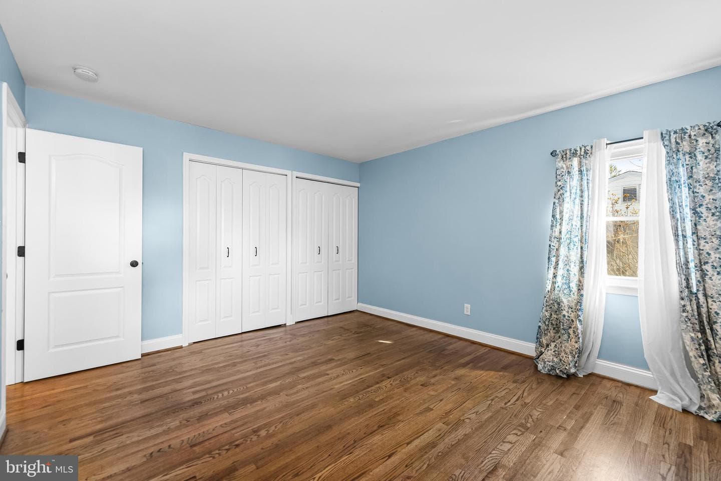 223 Bond Avenue photo 50