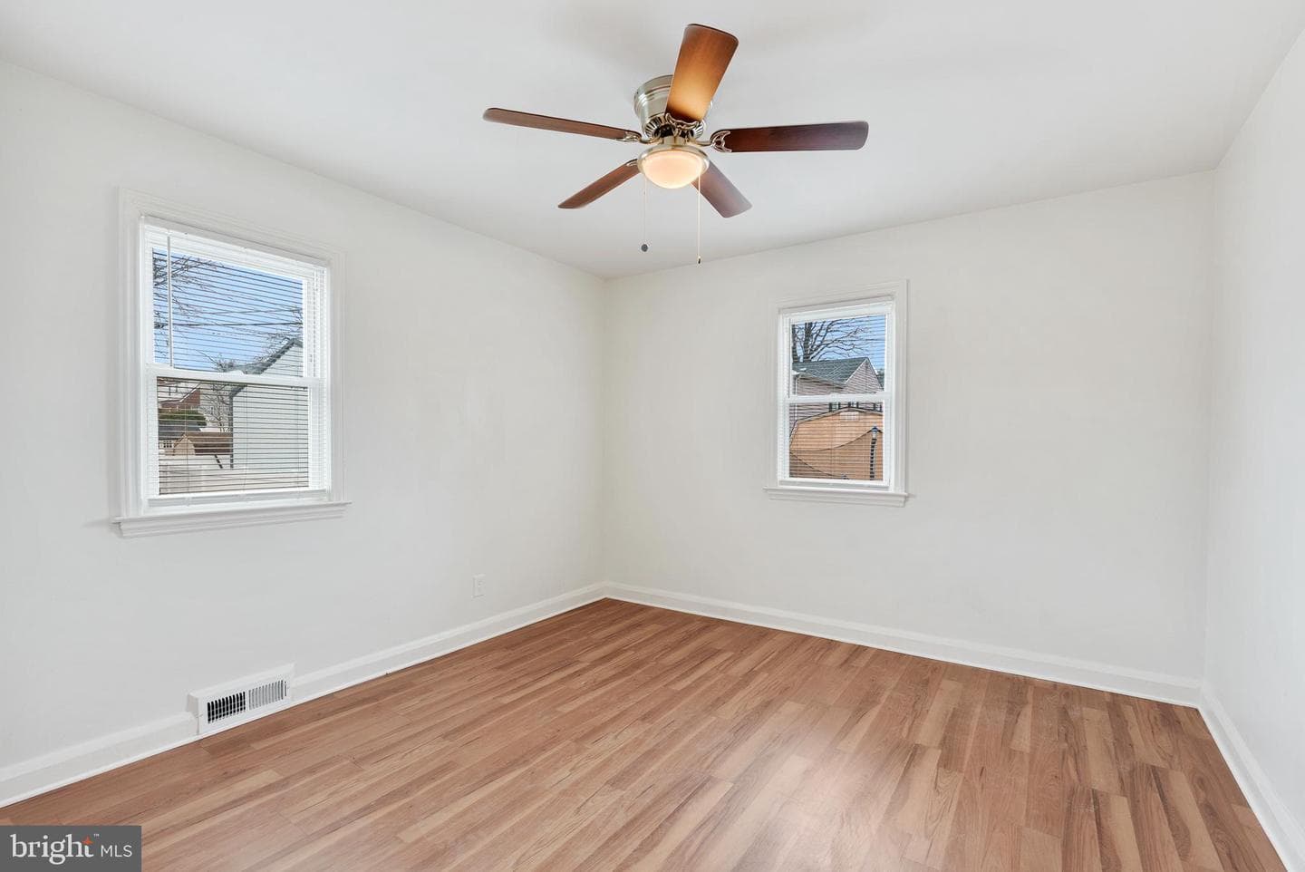 8504 James Avenue photo 19