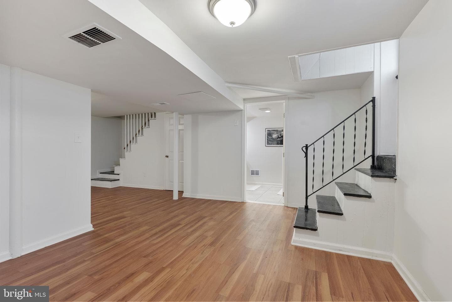 8504 James Avenue photo 31