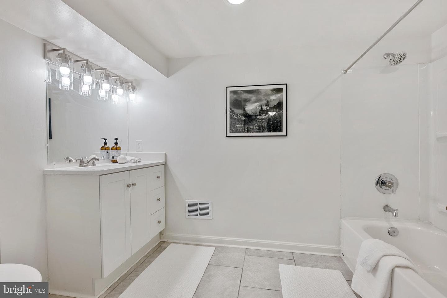 8504 James Avenue photo 32