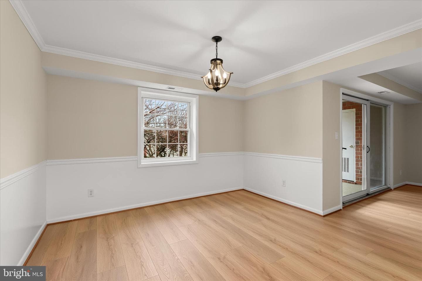 2 Elphin Court #302 photo 12