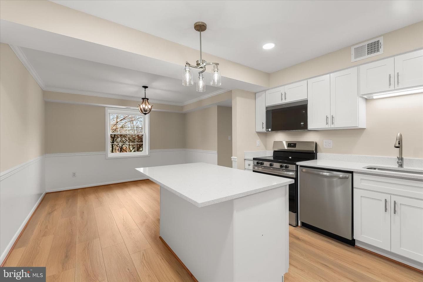 2 Elphin Court #302 photo 14