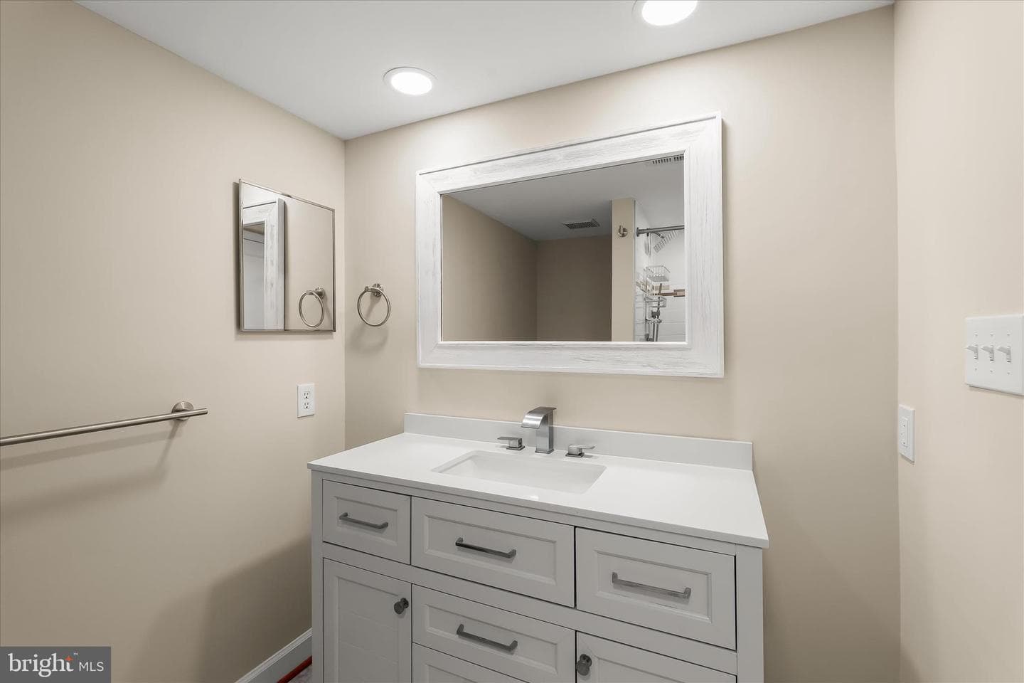 2 Elphin Court #302 photo 25