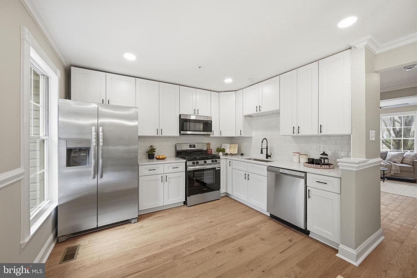 4989 Lockard Drive photo 4