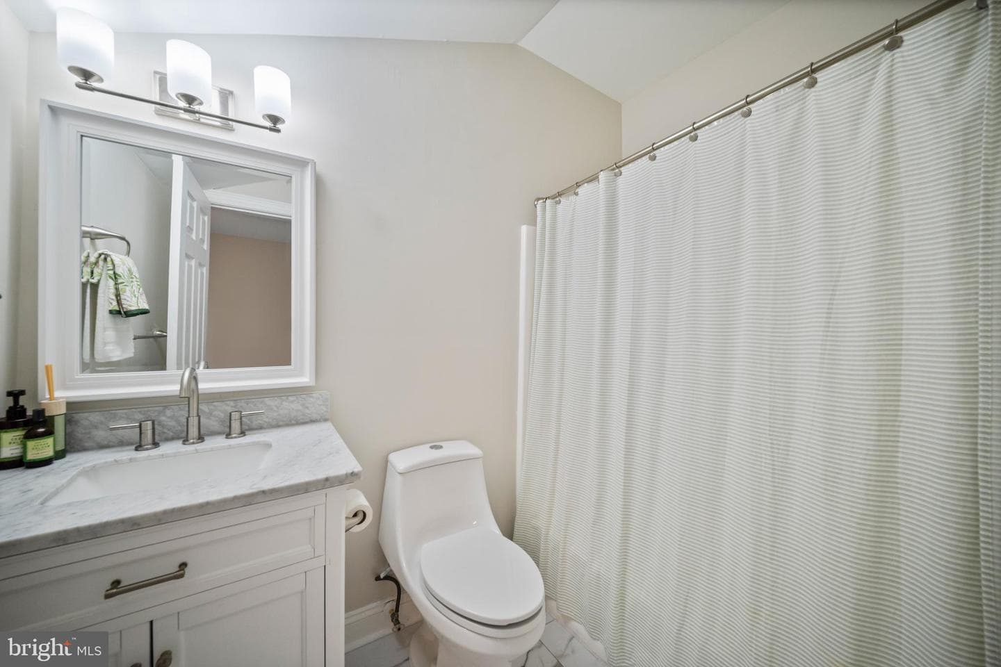 505 Pond View photo 34