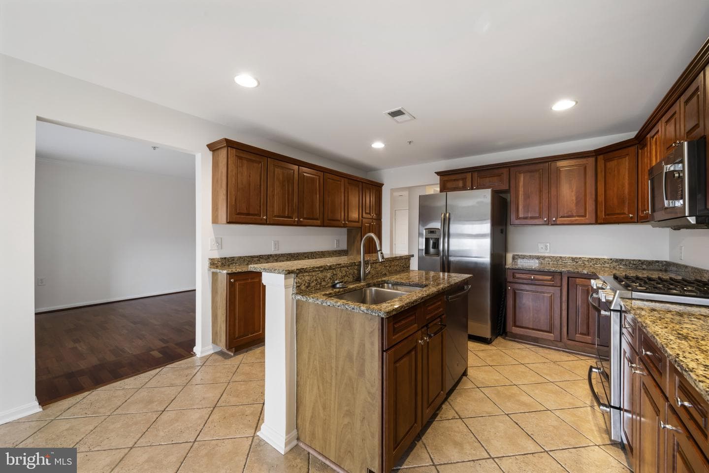 12246 Roundwood Road #707 photo 9